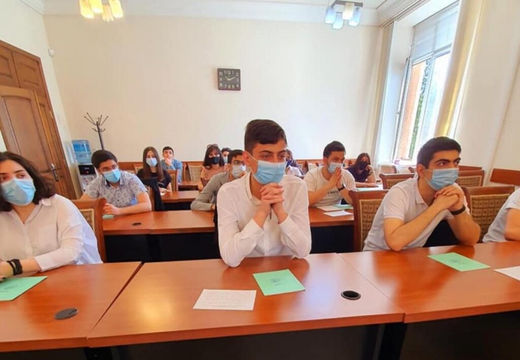 Будущие врачи стали победителями Республиканской олимпиады по русскому языку