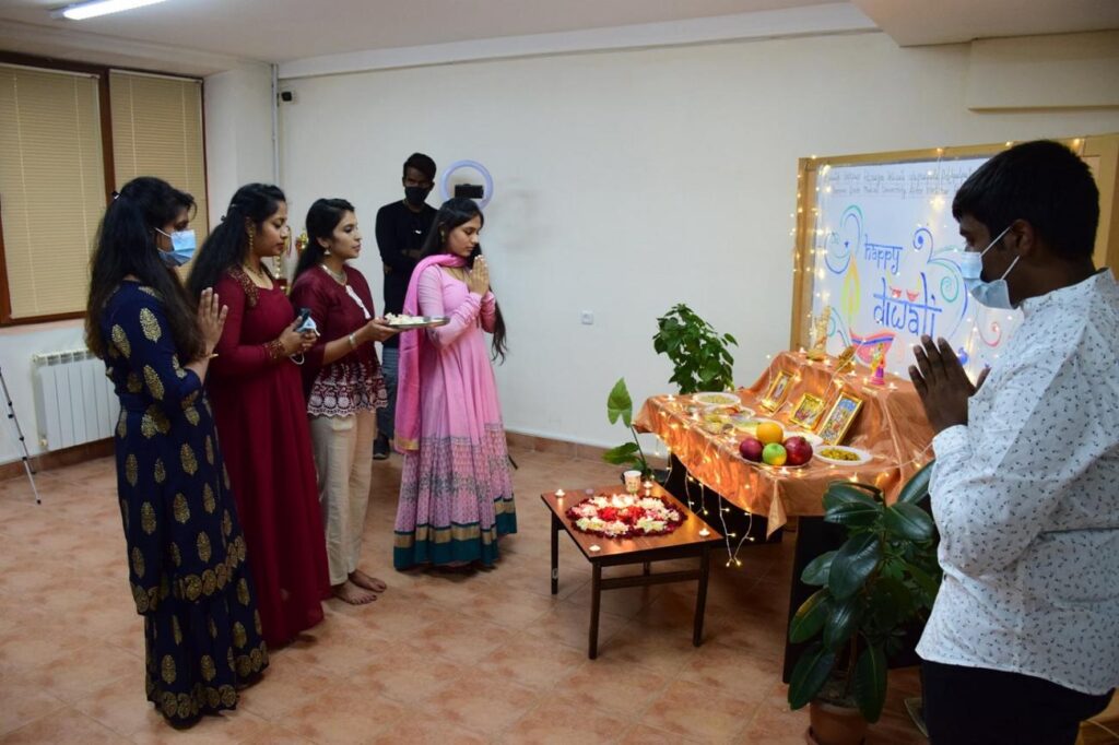 ԵՊԲՀ հնդիկ ուսանողները նշեցին Լույսերի տոնը՝ Դիվալին