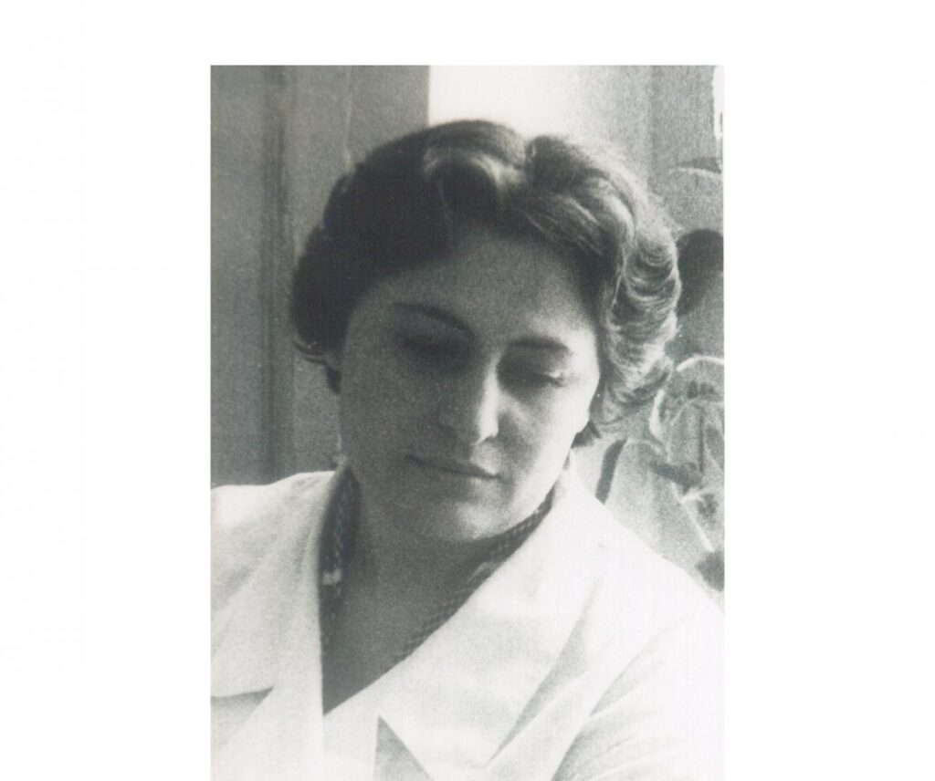 Հուշեր բժշկական մեկդարյա բուհի հասակակից Իդա Մովսեսյանի մասին