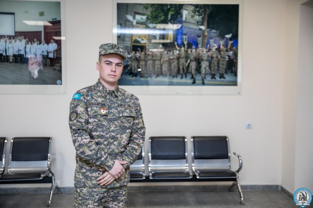 Ղազախ ապագա ռազմական բժիշկը մտադիր է սանիտարների համար վարժարաններ հիմնել հայրենիքում