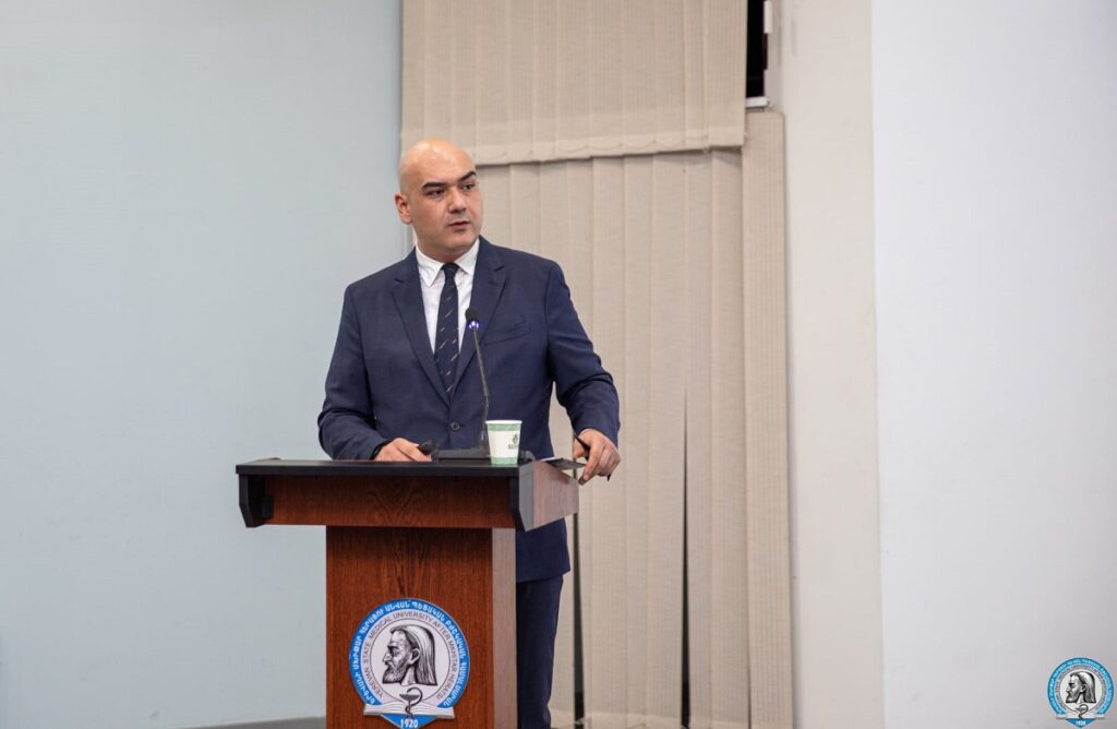 Զարգացման կոնցեպտուալ մոտեցումները` նորանշանակ պրոռեկտորի զեկուցմամբ