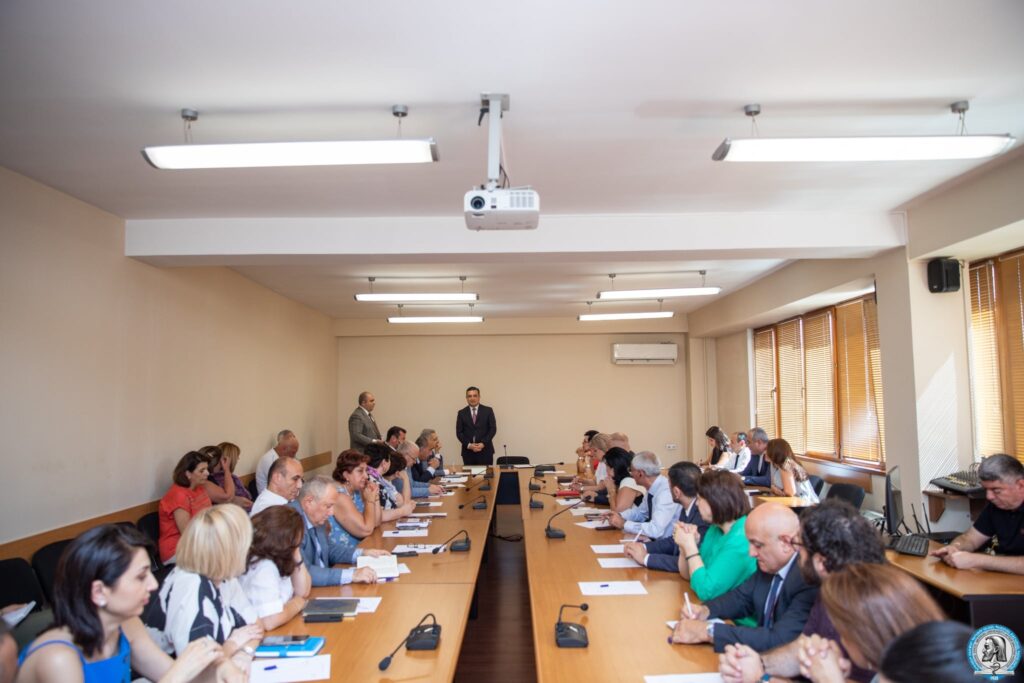 Ռեկտորատի նիստ․ քննարկվեցին նոր ուսումնական տարվա նախապատրաստական աշխատանքները