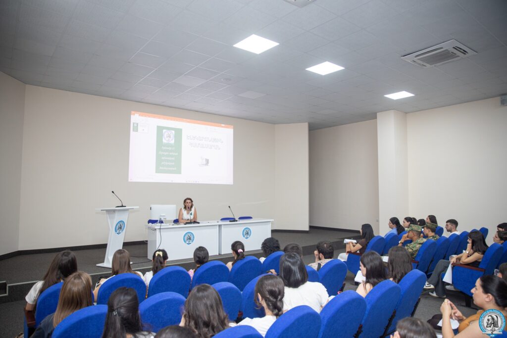 Առաջին կուրսեցիներին ներկայացվեց «Էլեկտրոնային համալսարան» հարթակի գործառույթները