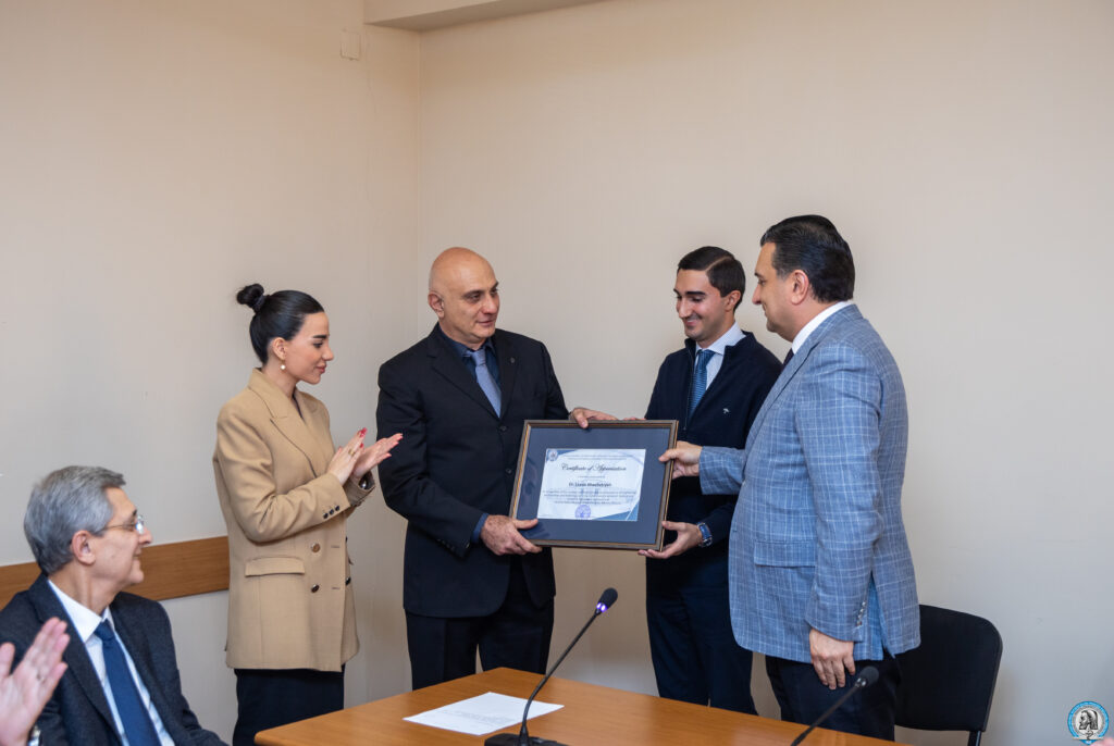 Շնորհակալագիր՝ Լևոն Խաչատրյանին բժշկական համագործակցության ամրապնդման համար