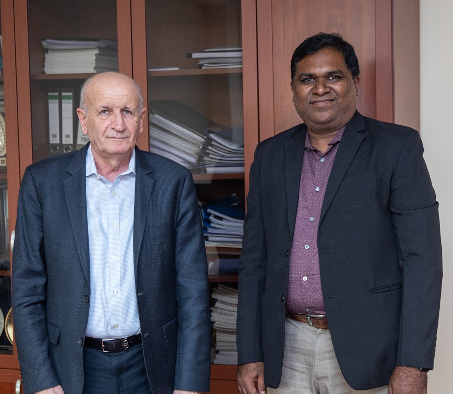 Երեք տասնամյակ անց հարազատ բուհը կրկին ջերմորեն հյուրընկալում է հնդիկ շրջանավարտին