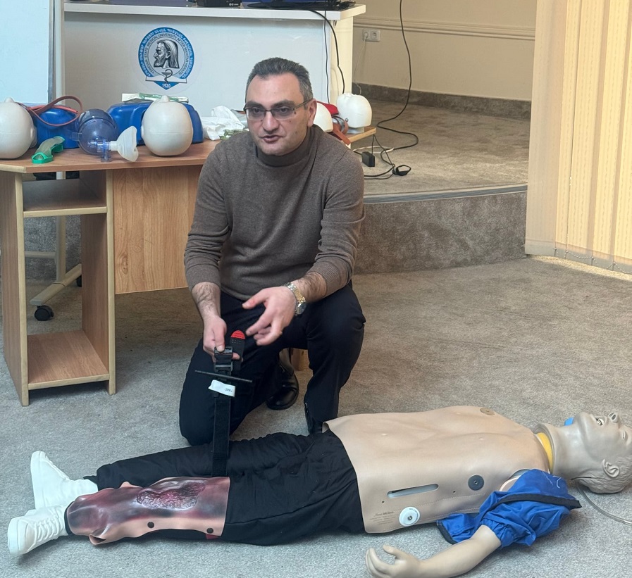 Շարունակվում է «Արտակարգ իրավիճակներում առաջին բուժօգնություն» թեմայով դասընթացը